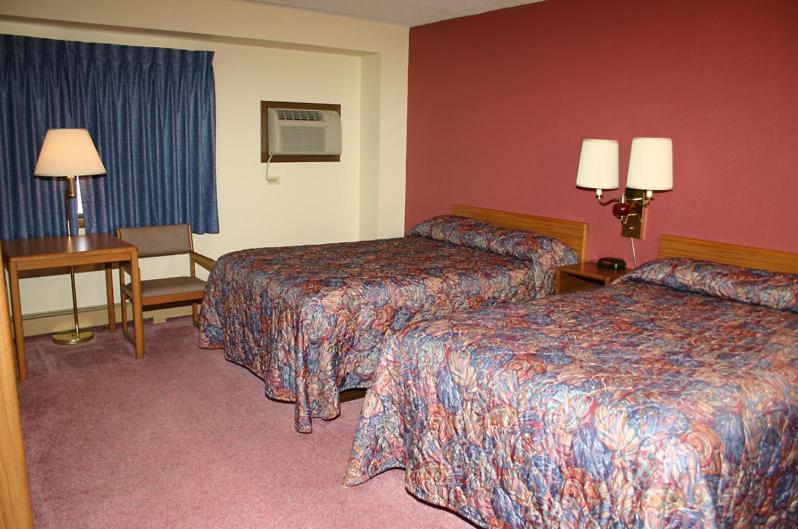 Chanhassen Inn Room photo