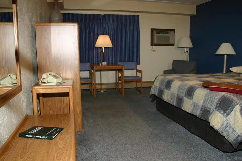 Chanhassen Inn Room photo